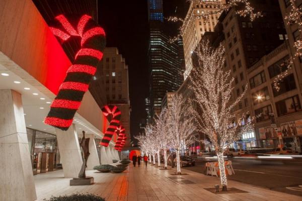 Рождество в воздухе: праздничные декорации Нью-Йорка (ФОТО)