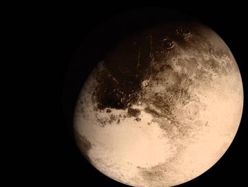 На Плутоне обнаружена гигантская ледяная башня 
