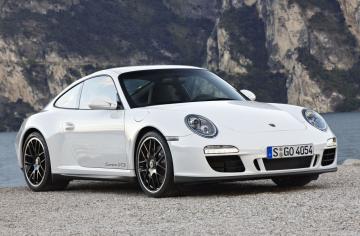 Спорткар Porsche 911 GTS обновился