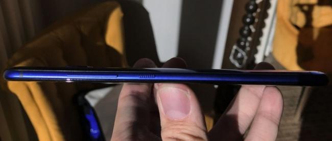 Новый флагман HTC засветился в Сети за день до официальной презентации (ФОТО)