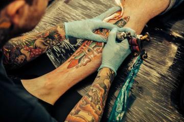 Татуировки могут стать причиной рака, – ученые