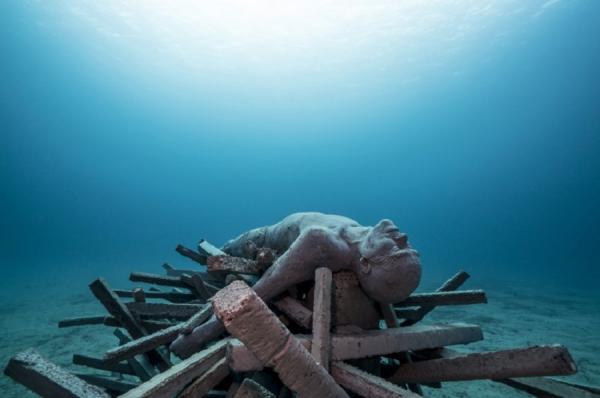 Искусство на дне моря: в Испании открылся самый большой подводный музей Европы (ФОТО)
