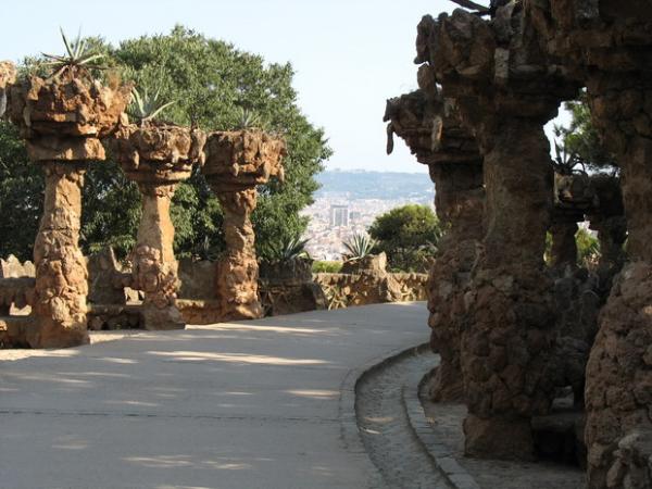Парк Гуэль : одна из самых эффектных достопримечательностей Барселоны (ФОТО)