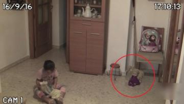 Видео с ожившей куклой и двигающейся мебелью стало хитом сети (ВИДЕО)