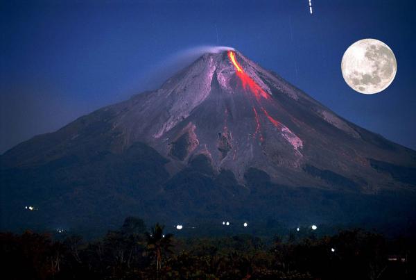 “Гора огня” среди живописных пейзажей: один из самых опасных вулканов в мире (ФОТО)