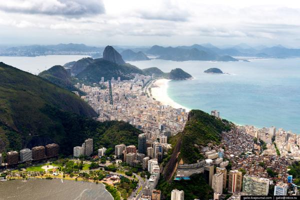 Вояж в Южную Америку: Рио-де-Жанейро с высоты: от фавел до статуи Христа (ФОТО)