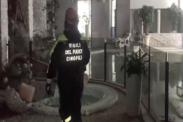 Под завалами отеля «Ригопьяно» в Италии обнаружили первых выживших людей