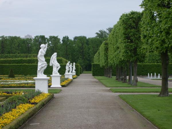 Магнит для туристов со всего мира: Королевские сады  в Германии (ФОТО)
