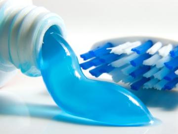 Ученые обнаружили в зубной пасте смертельный компонент
