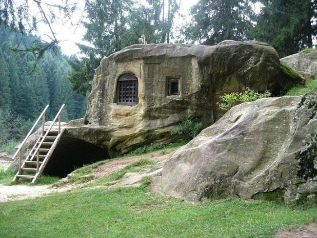 15 экстремальных домов, построенных в необычных местах (ФОТО)