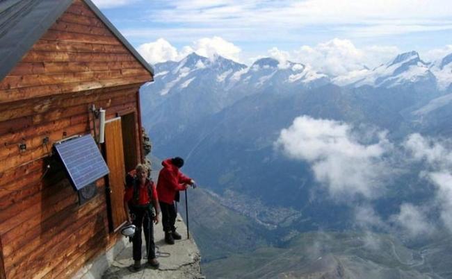 15 экстремальных домов, построенных в необычных местах (ФОТО)
