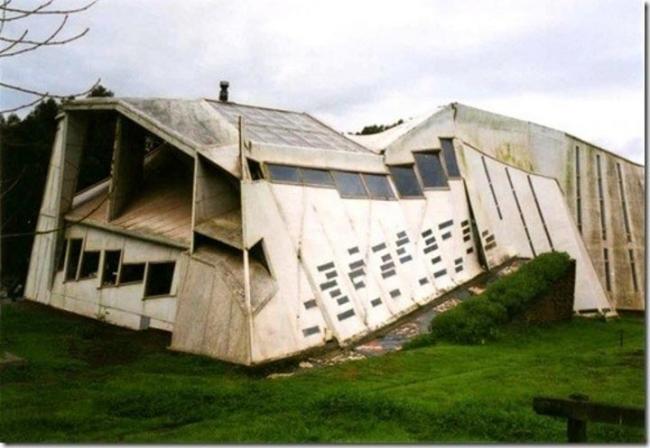 15 экстремальных домов, построенных в необычных местах (ФОТО)