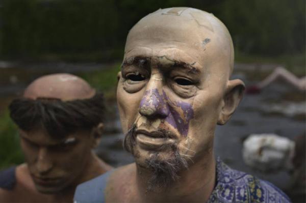 Жертвы моды: кладбище манекенов возле Ньюкасла (ФОТО) 