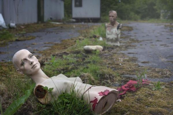 Жертвы моды: кладбище манекенов возле Ньюкасла (ФОТО) 