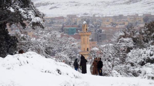 Снегопад в пустыне Сахара (ФОТО)  Снегопад в пустыне Сахара (ФОТО)