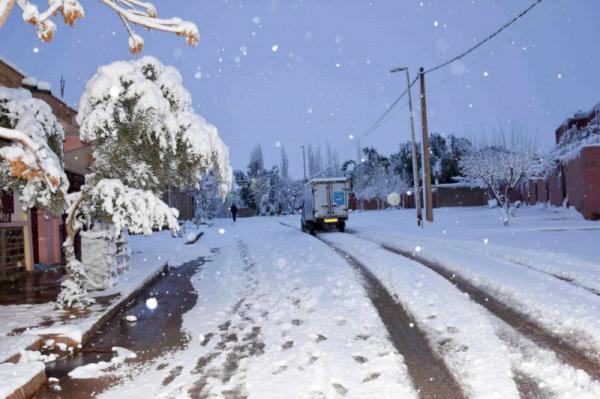 Снегопад в пустыне Сахара (ФОТО)  Снегопад в пустыне Сахара (ФОТО)