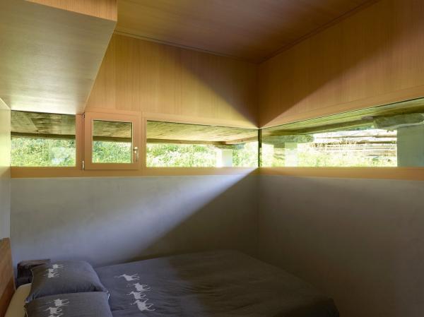 Чудесная трансформация: комфортабельный дом внутри старого амбара в Швейцарских Альпах (ФОТО)