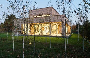 Идеальное жилье для одного человека: дом из древесины кедра в Польше (ФОТО)