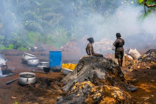 Адская работа: как добывают золото в одной из самых развитых стран Африки (ФОТО)