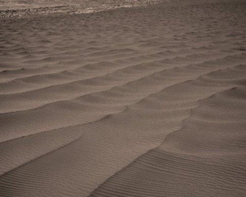 Ученые обнаружили на Марсе загадочные песчаные волны (ФОТО)