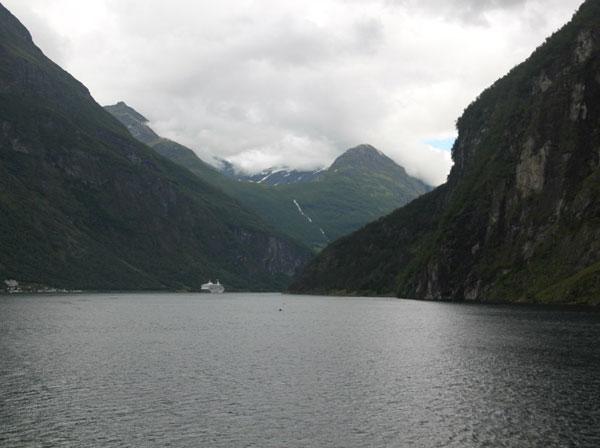 Живописное зрелище: как выглядит одна из главных природных достопримечательностей Норвегии (ФОТО)