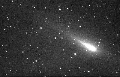 Мимо Земли пролетела распадающаяся на части комета (ФОТО)