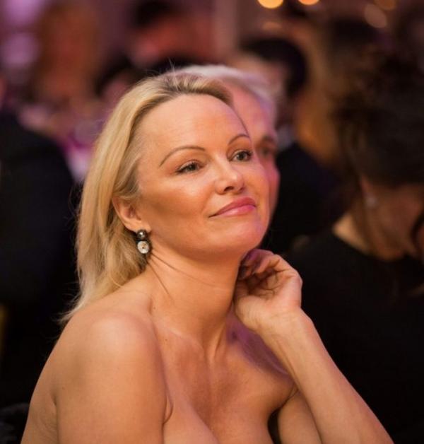 Памела Андерсон помолодела и стала менее узнаваемой (ФОТО)