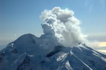 Ученые: Европе угрожает грандиозное извержение вулкана ХХI века