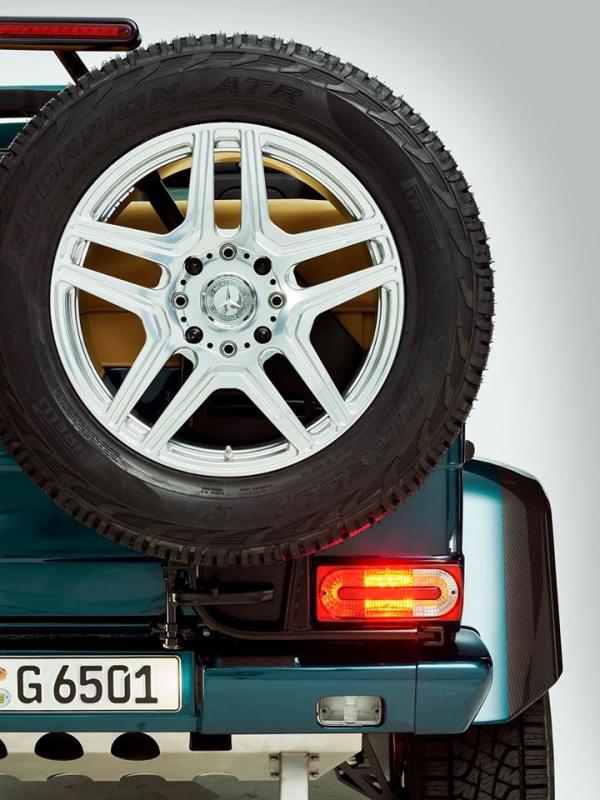 Mercedes-Benz представил тизер внедорожника с откидным верхом (ФОТО)