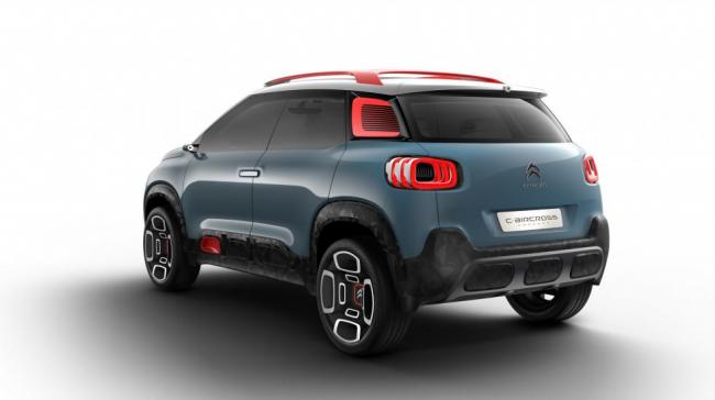 В Сети появились снимки Citroen C-Aircross (ФОТО)