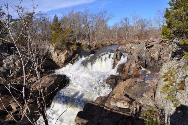 Завораживающая красота природы: великие водопады Потомака в США (ФОТО)