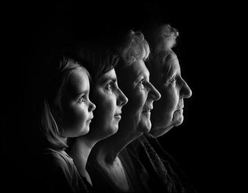 Трогательные портреты нескольких поколений семей на одной фотографии (ФОТО)