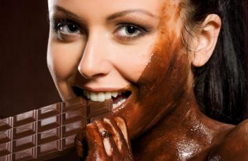 Ученые выяснили, какой шоколад способен заменить «Виагру»