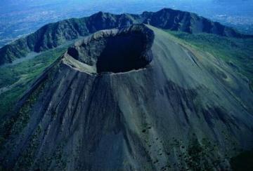 Везувий - один из наиболее опасных вулканов мира (ФОТО)