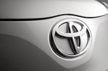 Toyota продала более 10 млн гибридных автомобилей 