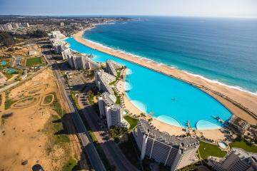Магнит для туристов: самый большой искусственный бассейн в мире  (ФОТО)