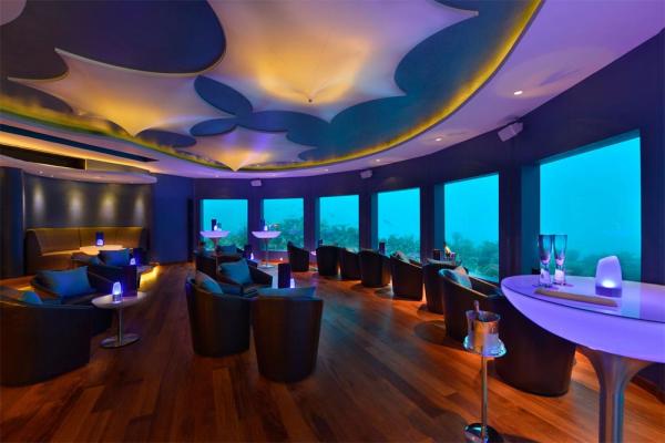Трапеза под водой: как выглядит один из самых известных ресторанов планеты (ФОТО)