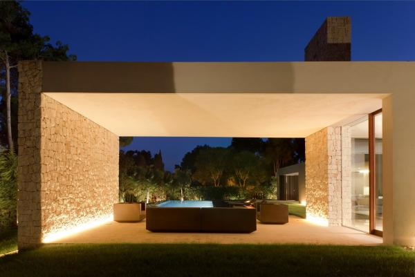 Уют и теплая атмосфера:  эффектный проект современного особняка в Испании (ФОТО)