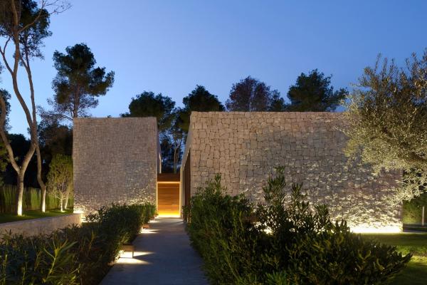 Уют и теплая атмосфера:  эффектный проект современного особняка в Испании (ФОТО)