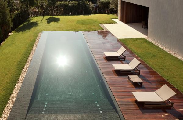 Уют и теплая атмосфера:  эффектный проект современного особняка в Испании (ФОТО)