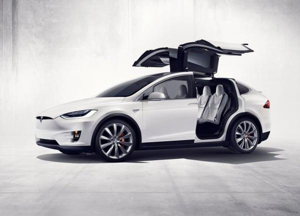 Долгожданная новинка: компания Tesla представила новый электрокар (ФОТО)