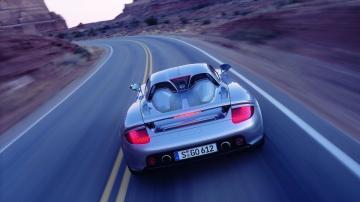 Porsche утаила данные о разбившихся суперкарах