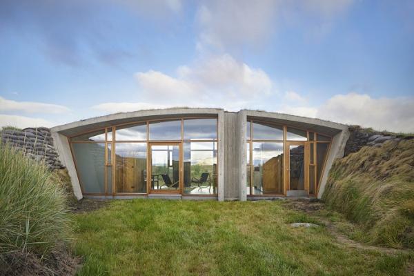 Загородный дом, «слившийся» с природным ландшафтом Исландии (ФОТО)
