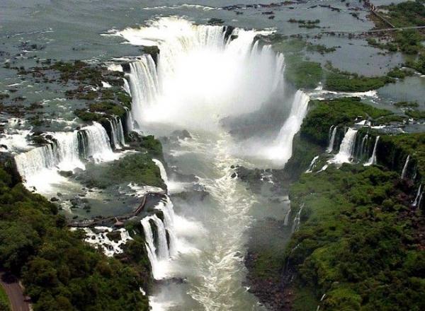 Знаменитый на весь мир водопад Игуасу – мощь и красота водной стихии (ФОТО)