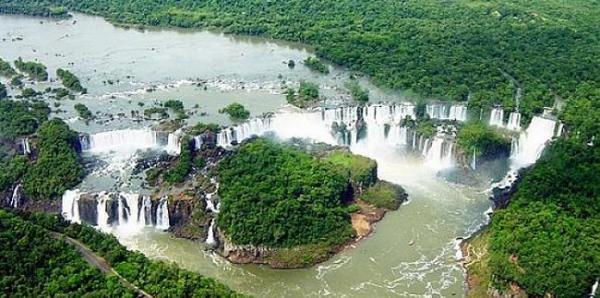 Знаменитый на весь мир водопад Игуасу – мощь и красота водной стихии (ФОТО)