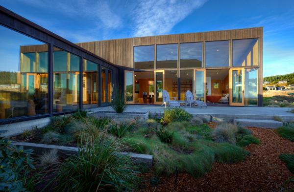 Жизнь в гармонии с природой: дом на лугу в Северной Калифорнии (ФОТО)