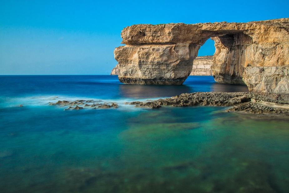 На Мальте обрушилась в море знаменитая природная арка