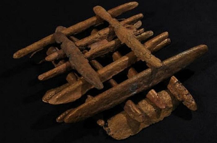 У берегов Сицилии обнаружили древний корабль со слитками неизвестного металла (ФОТО)