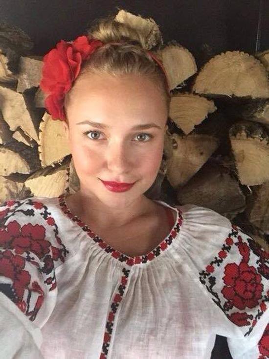 Украинский дизайнер одела Голливуд в вышиванки (ФОТО)