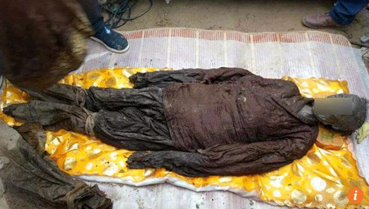 В Китае строители обнаружили хрустальную гробницу с древними мумиями (ФОТО)